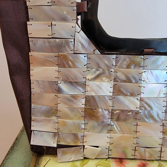 Mad by Design Shell Handbag - Picture 10 of 11